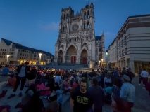 Amiens Cathedral crowd